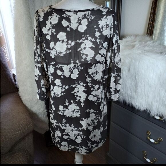 BLACK & GRAY FLORAL DRESS SZ. M EUC - Picture 6 of 8
